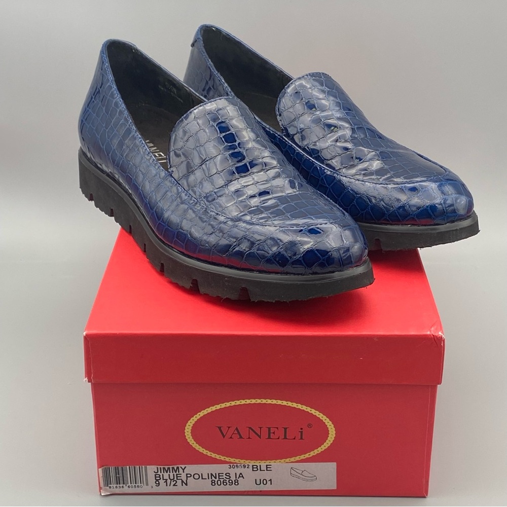 EUC Vaneli Jimmy Loafers, Size 9.5 NARROW